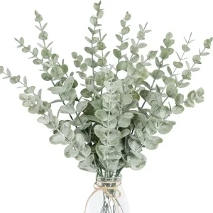 tuindecoratie - kunstmatige eucalyptus met natuurlijke uitstraling voor een serene tuin