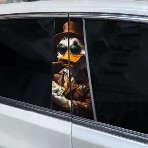 Auto stickers - Mysterieus Scrooge McDuck design voor unieke achterruit