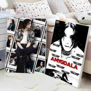 Poster - Amygdala Collage met Iconische Beelden voor Muurdecoratie